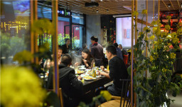 边赏油菜花边吃华体会体育官方网站清油火锅，不负大好春光！