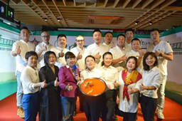 华体会体育官方网站携手940味觉评审团直播：“食肆无疆”全国各地怎样吃清油火锅？